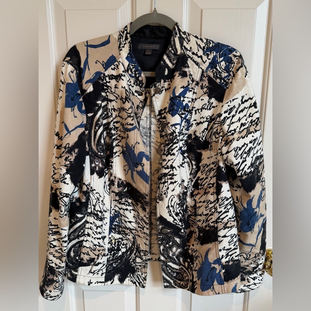 Amber Sun Women's Printed Jacket - Blue/Black/Cream Graphic/Floral. EUC - Picture 1 of 5